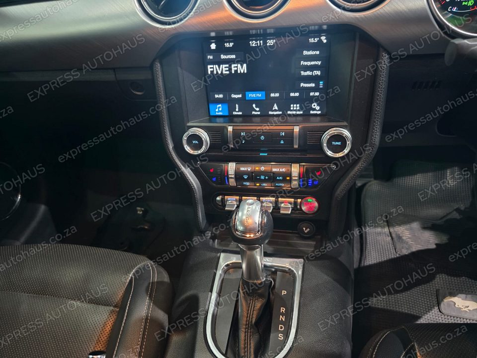 2020 Ford Mustang 2.3 Auto photo 10