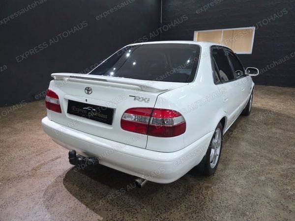 2001 Toyota Corolla RXi photo 5