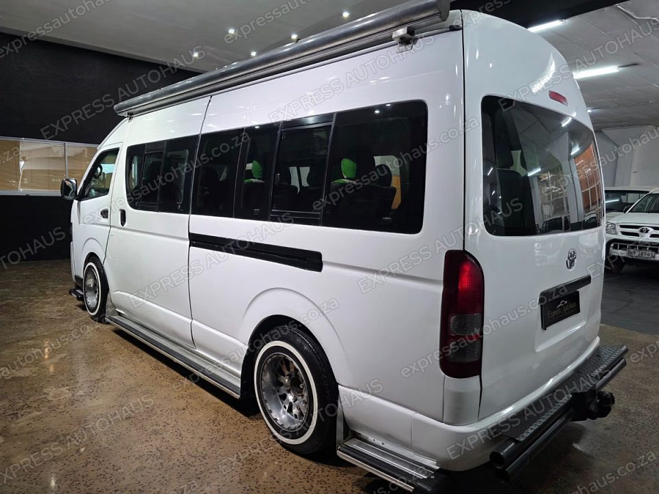 2009 Toyota Quantum 2.7 14-seat photo 3