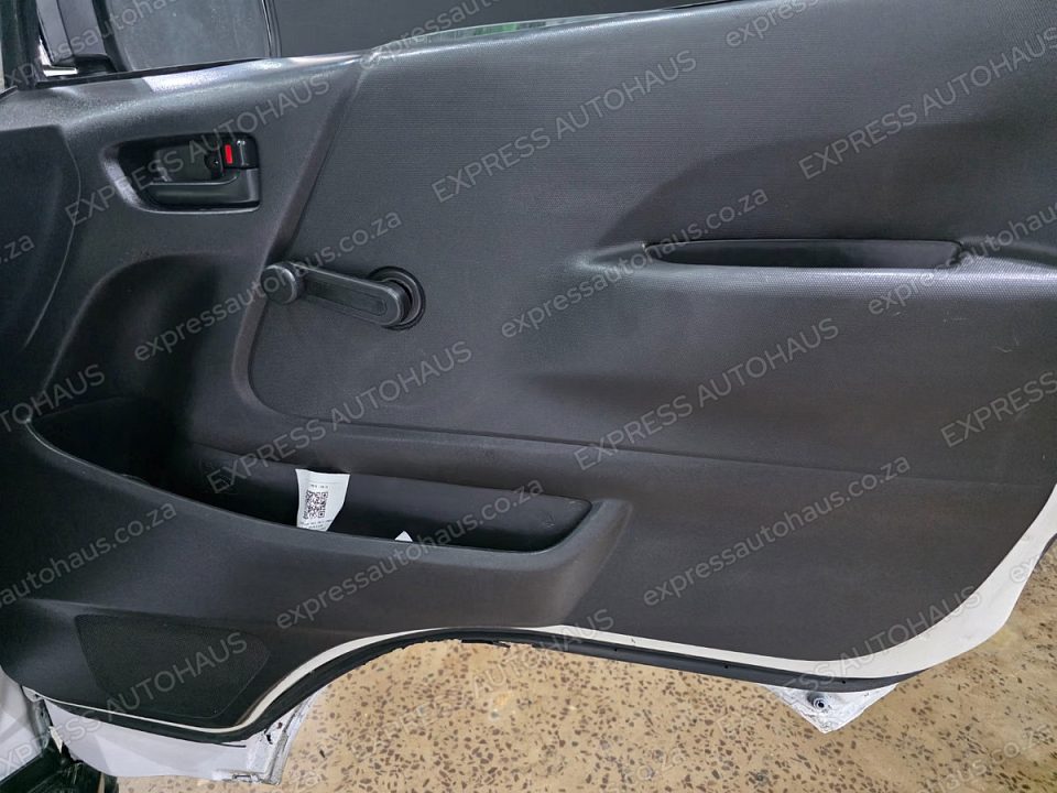 2009 Toyota Quantum 2.7 14-seat photo 15