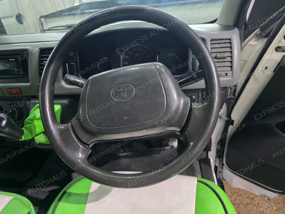 2009 Toyota Quantum 2.7 14-seat photo 11