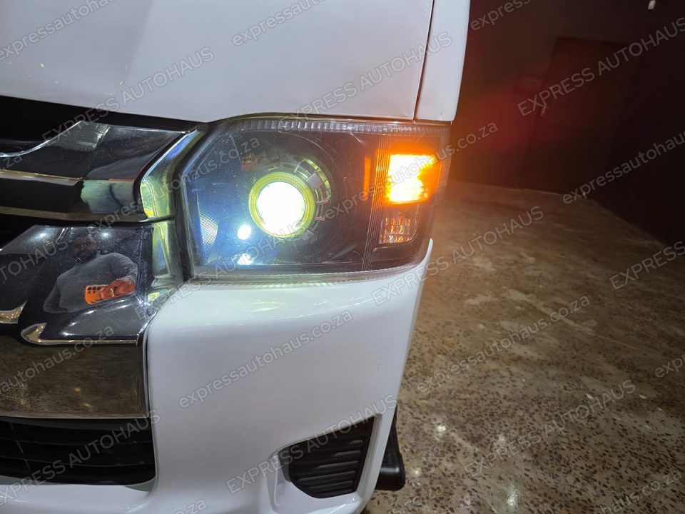 2009 Toyota Quantum 2.7 14-seat photo 4
