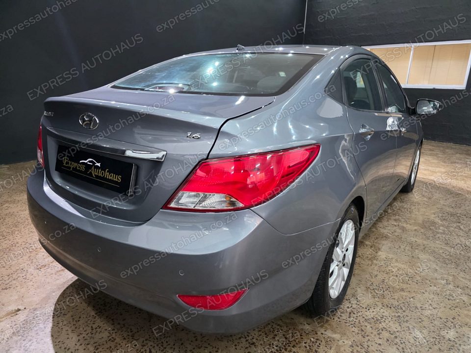 2016 Hyundai Accent 1.6 Fluid Auto 5-dr photo 4