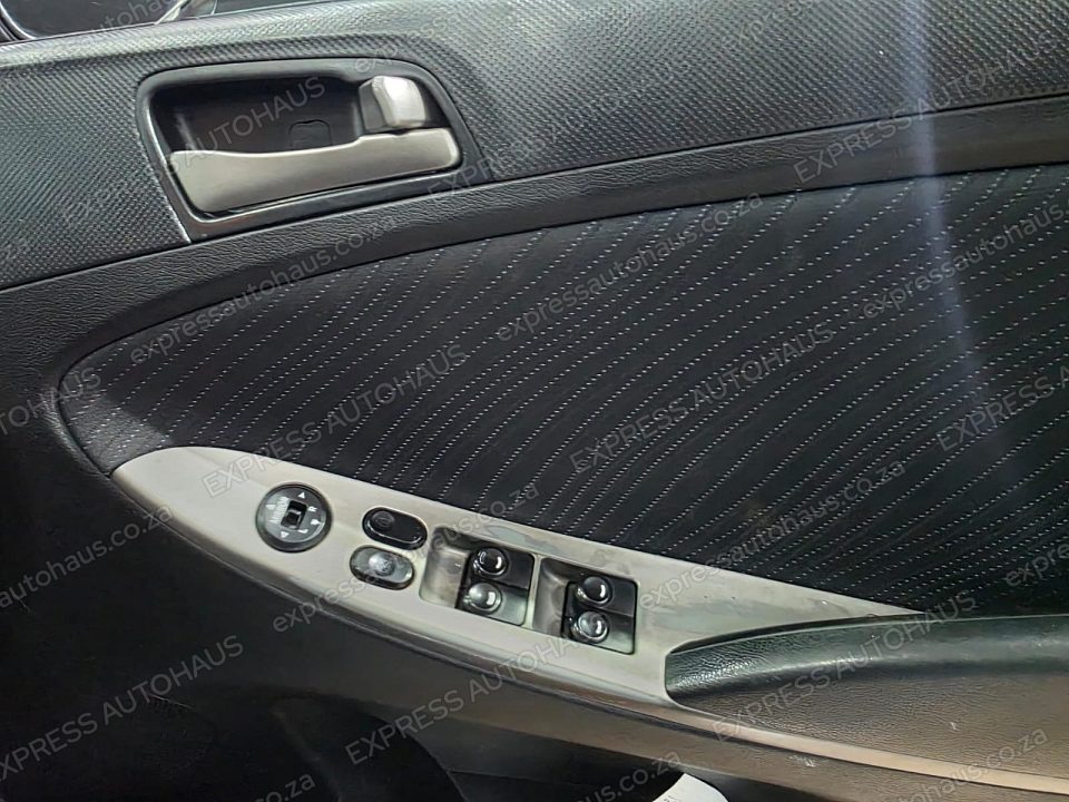 2016 Hyundai Accent 1.6 Fluid Auto 5-dr photo 9