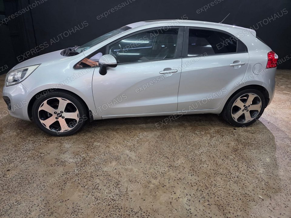 2012 Kia Rio 1.4 Tec 5-dr photo 2