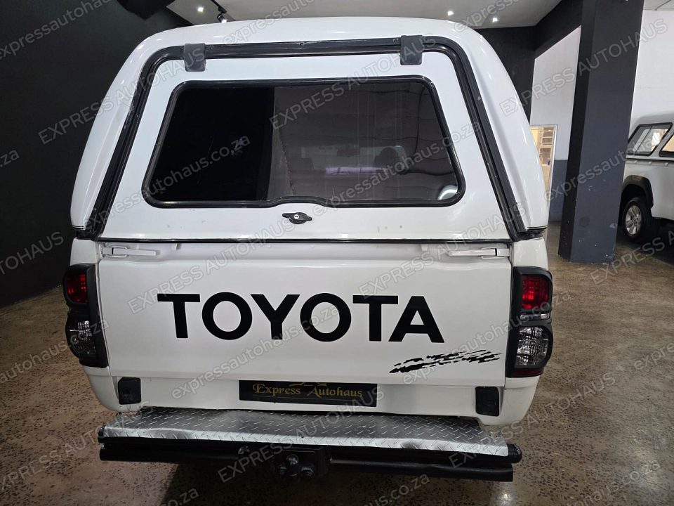 2013 Toyota Hilux 2.0 VVTi Single-Cab photo 5