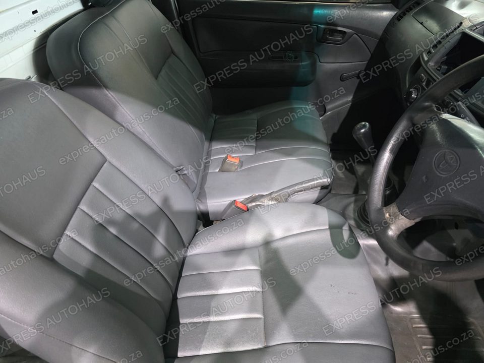 2013 Toyota Hilux 2.0 VVTi Single-Cab photo 7
