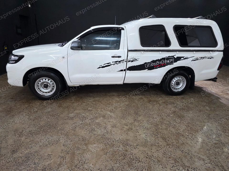 2013 Toyota Hilux 2.0 VVTi Single-Cab photo 2