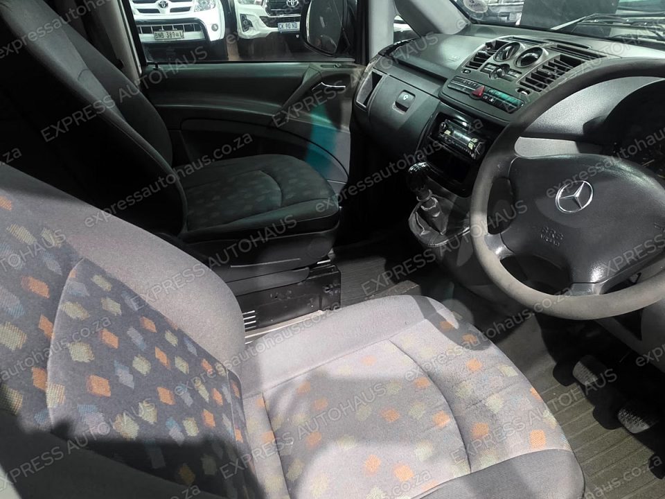 2005 Mercedes-Benz Vito 115 CDI 2.2 Crew Bus photo 5