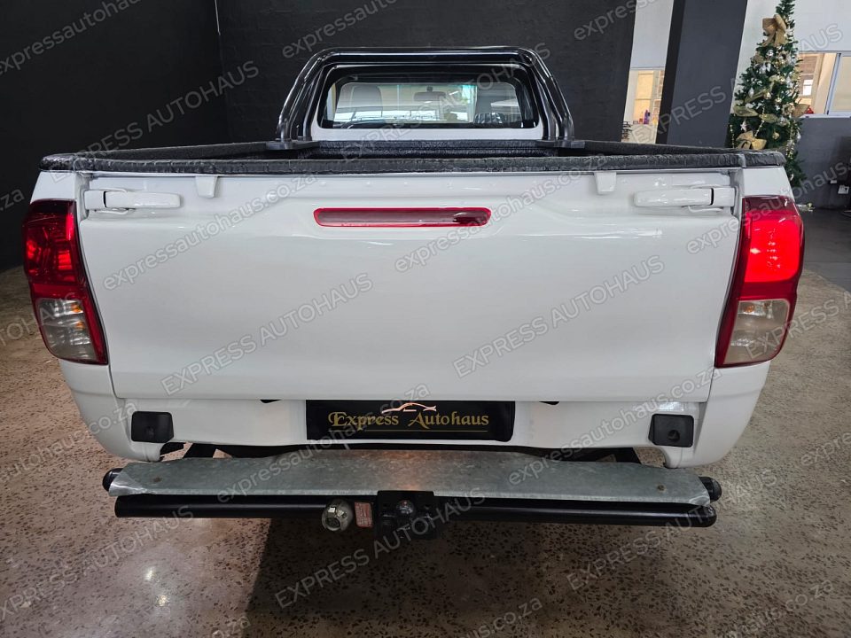 2016 Toyota Hilux 2.4 GD Single-Cab photo 8