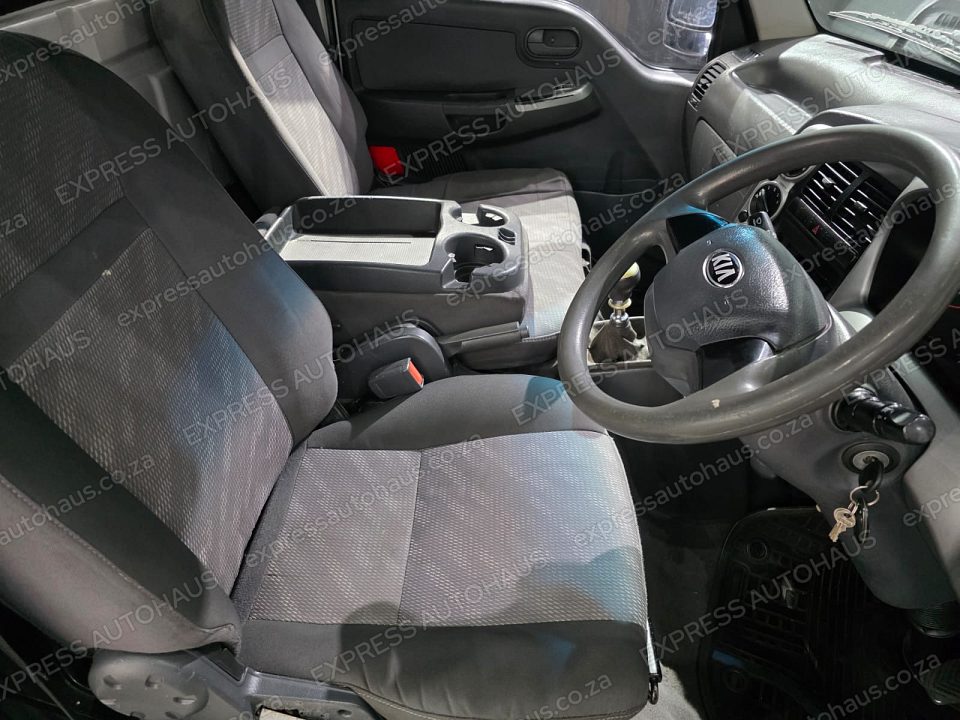 2015 Kia K-Series Pick-Up K 2500 Single-Cab photo 10