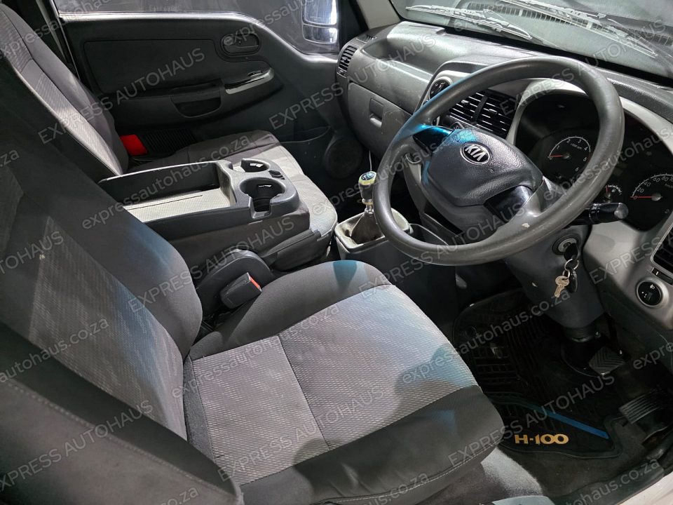 2015 Kia K-Series Pick-Up K 2500 Single-Cab photo 11