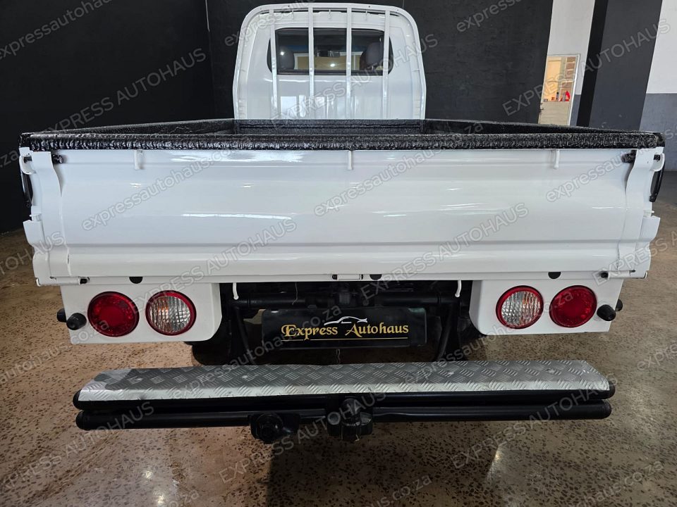 2015 Kia K-Series Pick-Up K 2500 Single-Cab photo 5