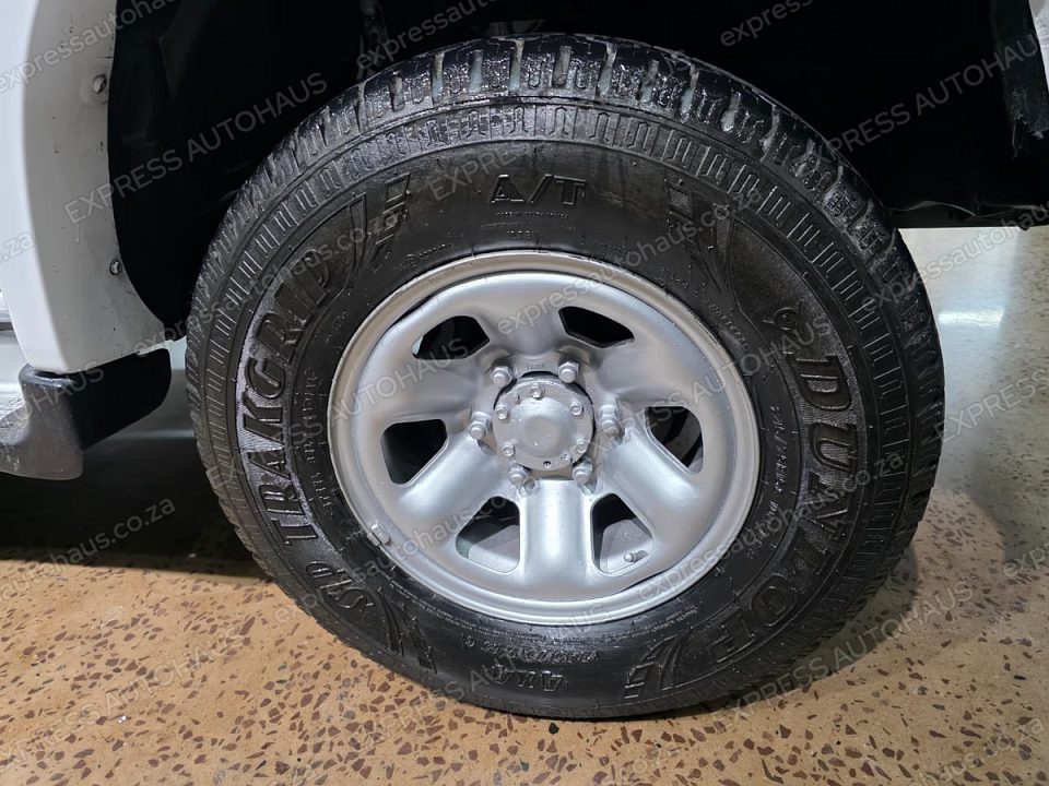 2004 Toyota Hilux 2700i Raider Raised Body Double-Cab photo 10