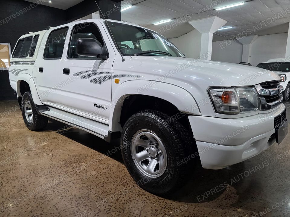 2004 Toyota Hilux 2700i Raider Raised Body Double-Cab photo 2