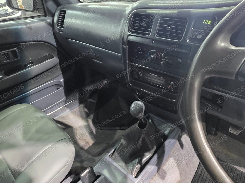 2004 Toyota Hilux 2700i Raider Raised Body Double-Cab photo 16