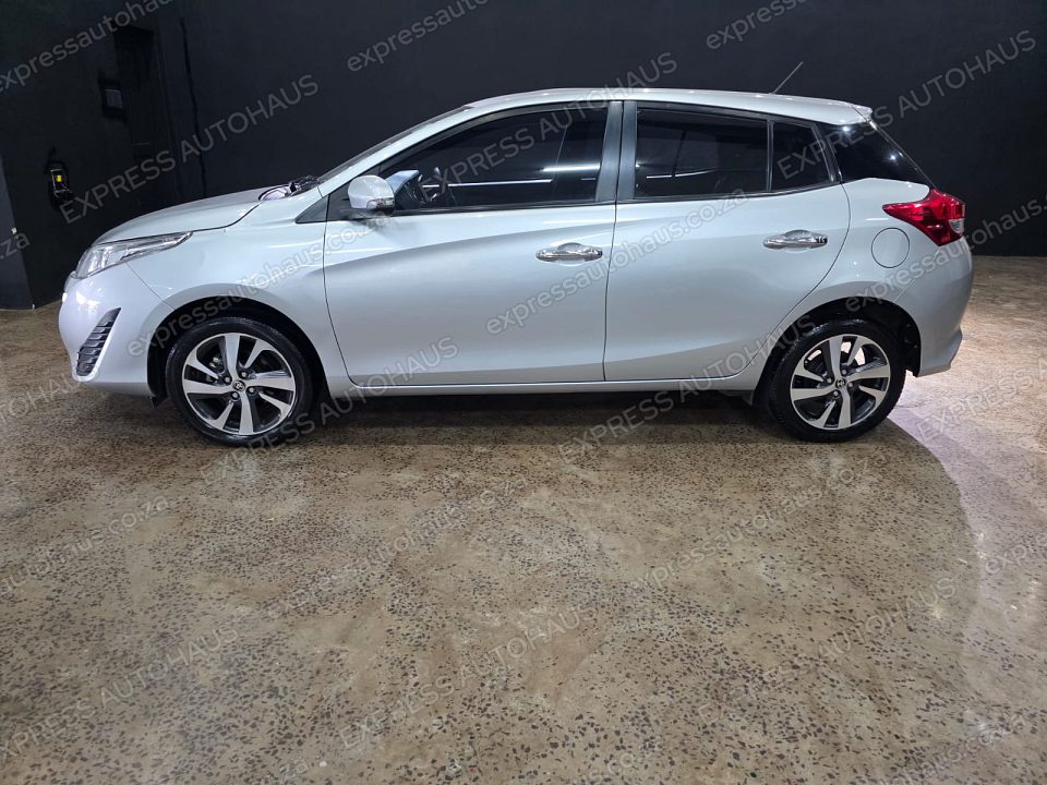2019 Toyota Yaris photo 7