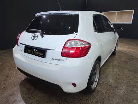 2011 Toyota Auris – 205000km